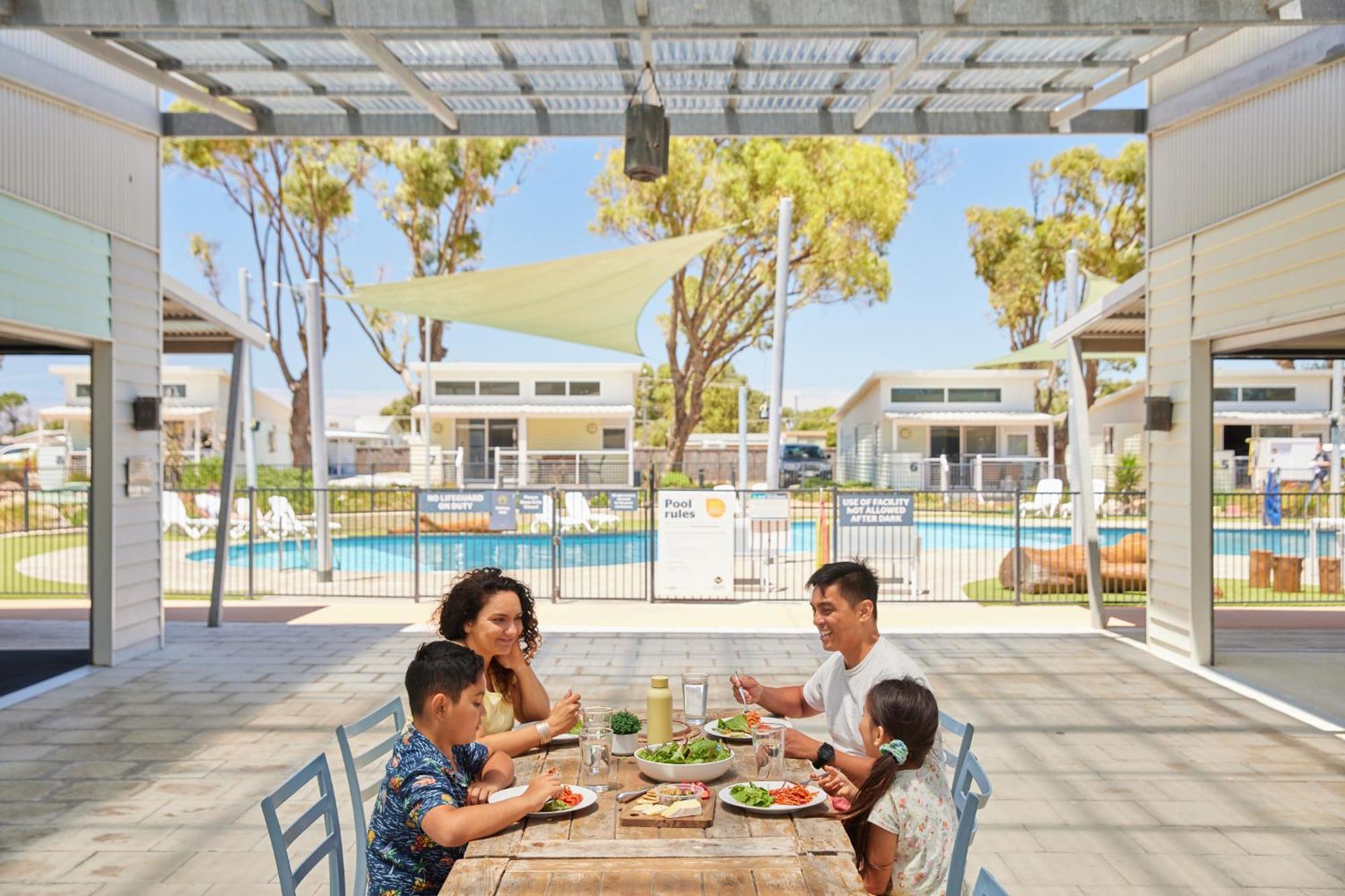 Rac Cervantes Holiday Park Bagian luar foto